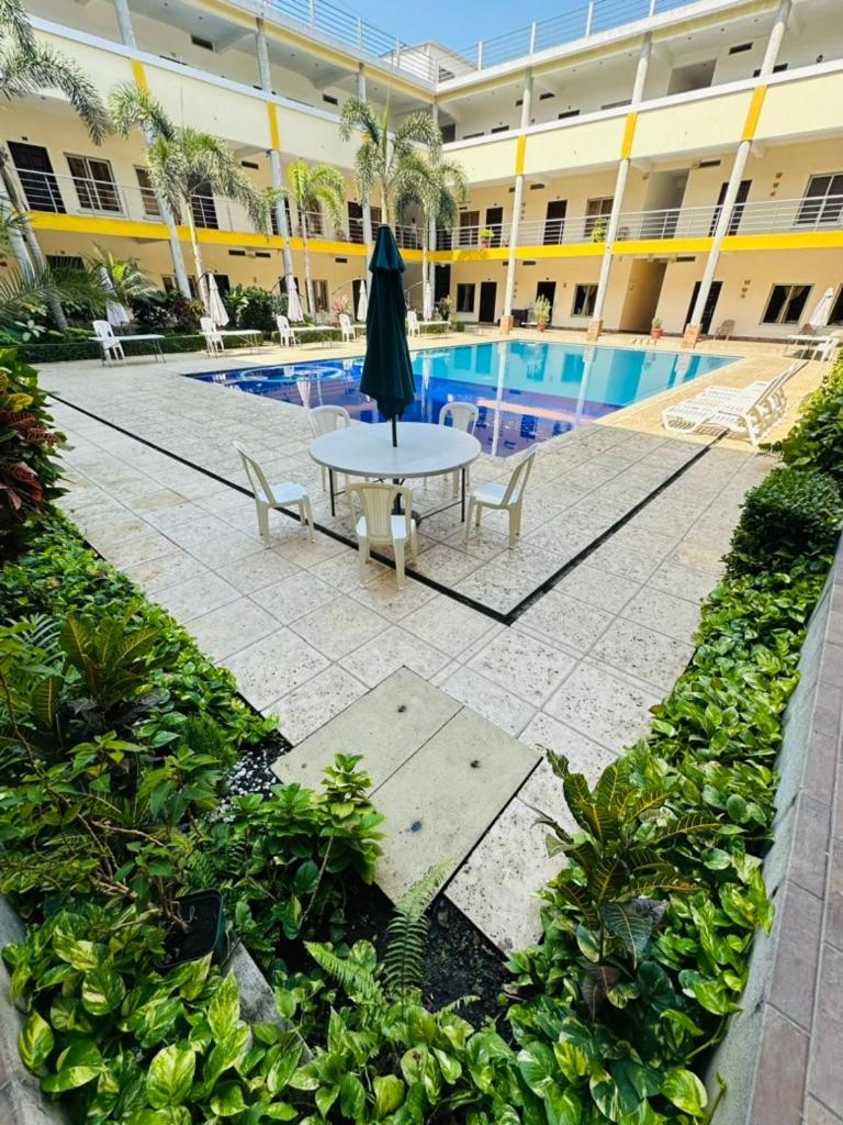 Suitetrails - Hotel California Pacific Palm