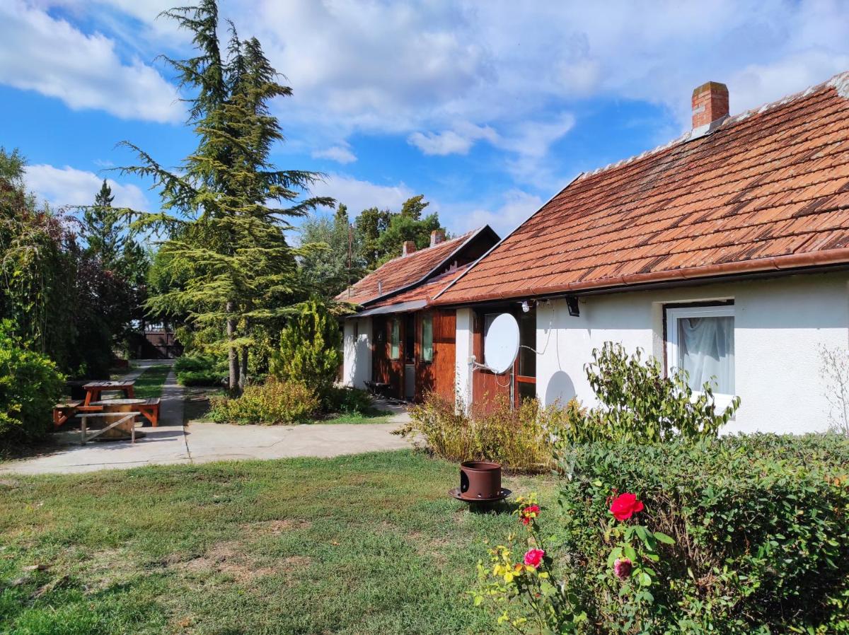 Szitakötő Vendégház Bucsa - Housity