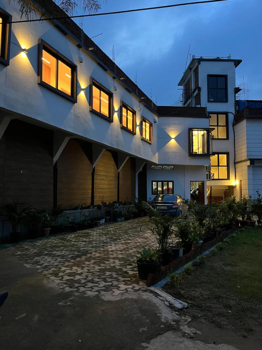 Konwar Inn & Suites - Housity