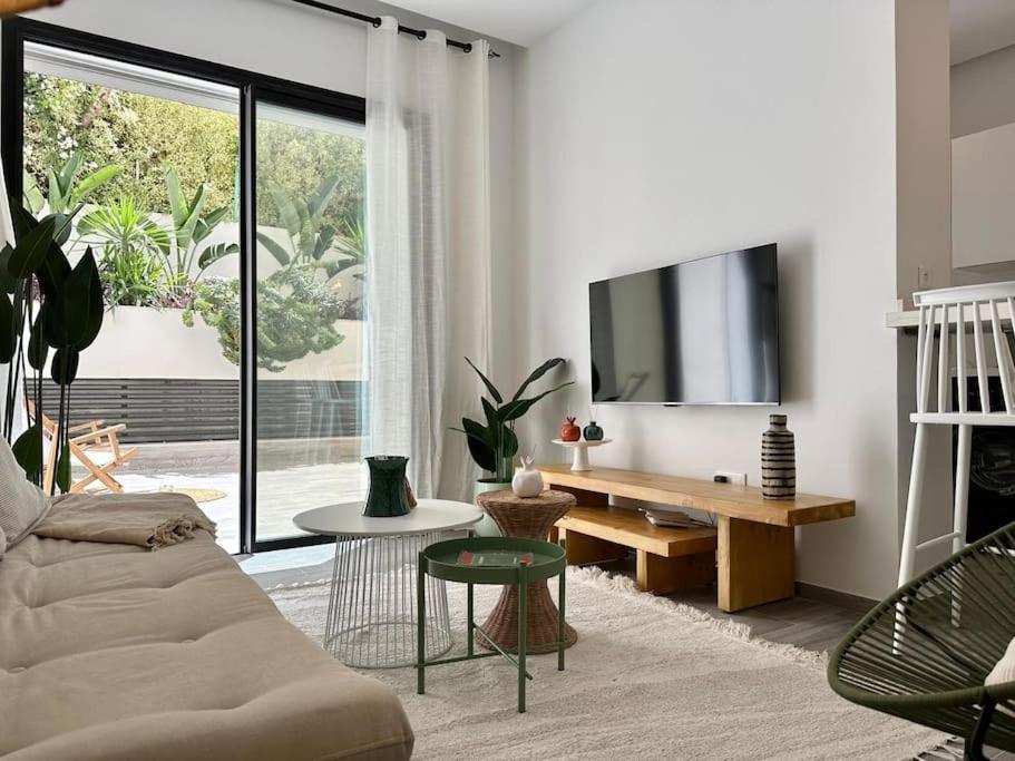Suitetrails - Athéna Appartement