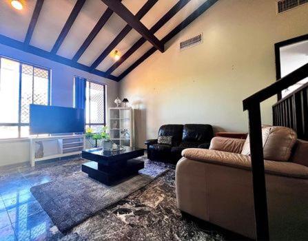 Suitetrails - Long Stay Ens Mater Holiday Room Near Fremantle City Swan River and Murdoch University