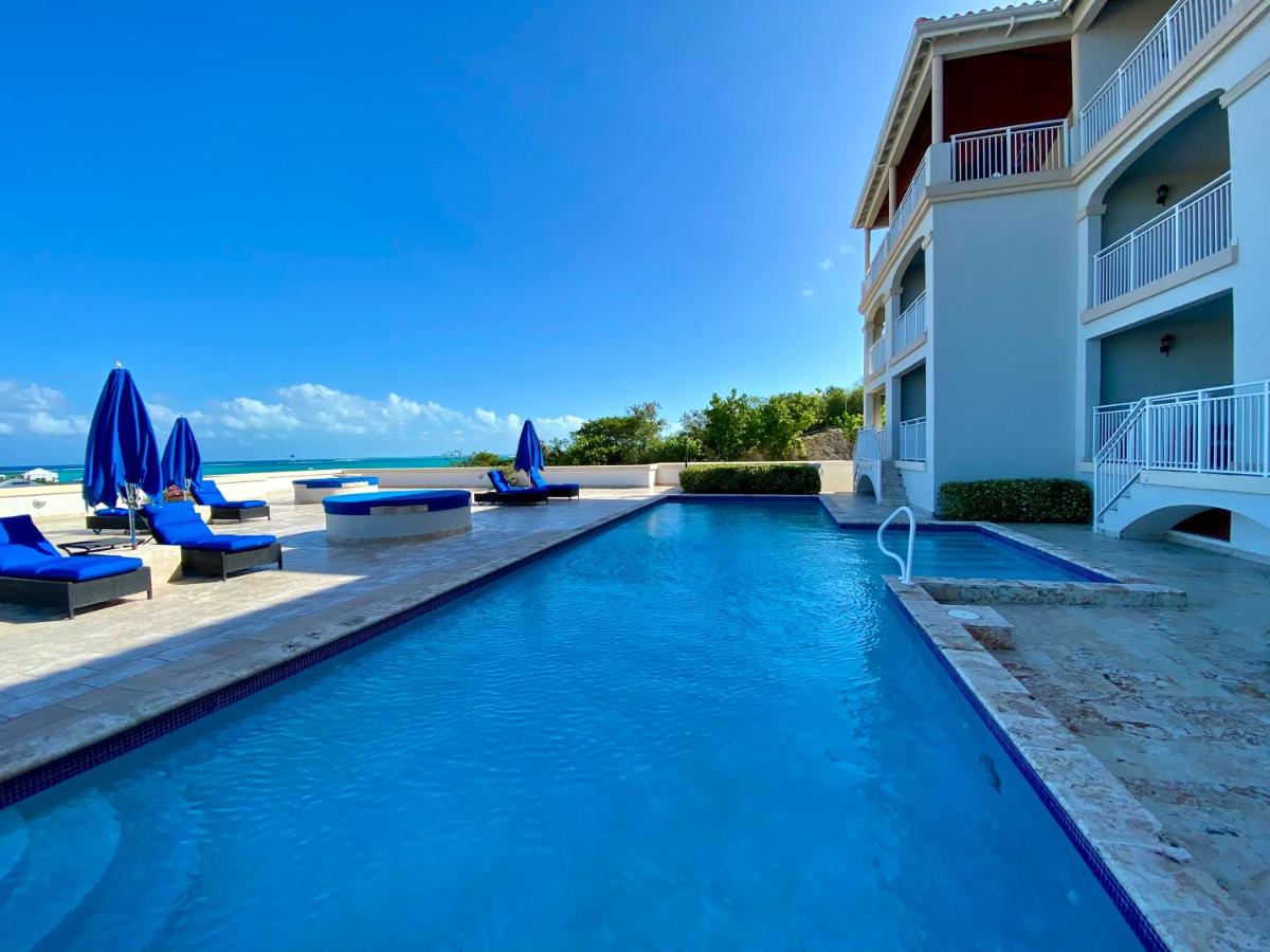 Suitetrails - Spacious oceanview condo 5 min from pristine beach