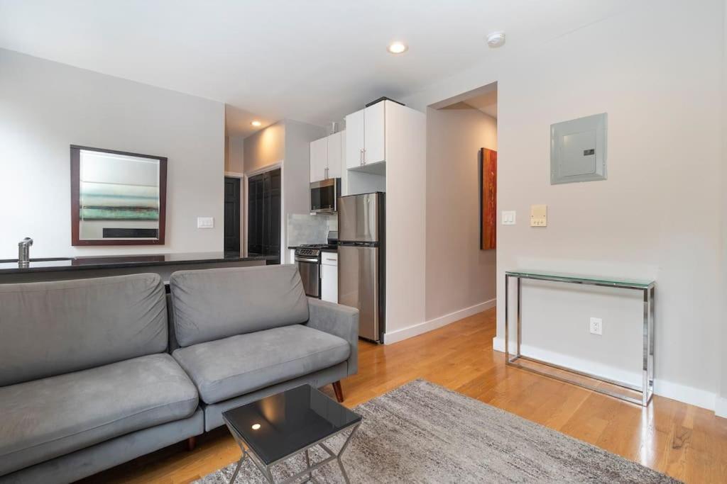 Suitetrails - Renovated Lower Eastside 2BR Washer Dryer