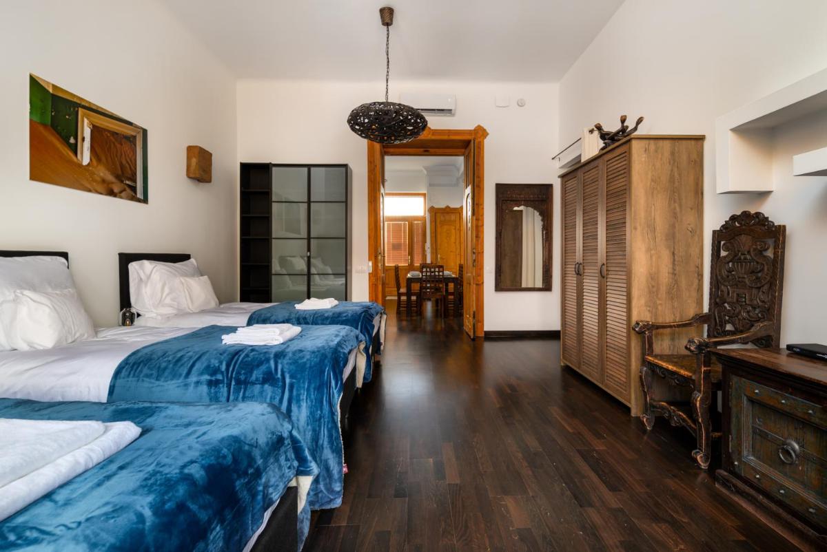 Suitetrails - Rustic Downtown Apartment 106 m2