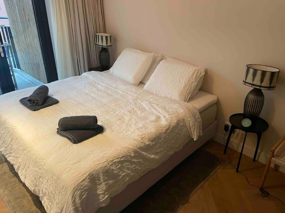 Trendy spacious, canal apartment terrace - Housity