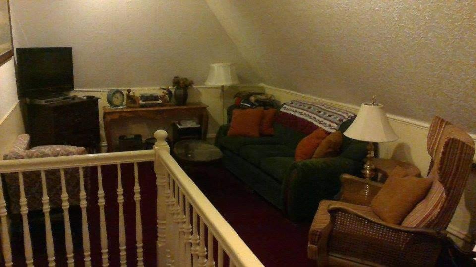 The Mays Place Bed and Breakfast - Housity