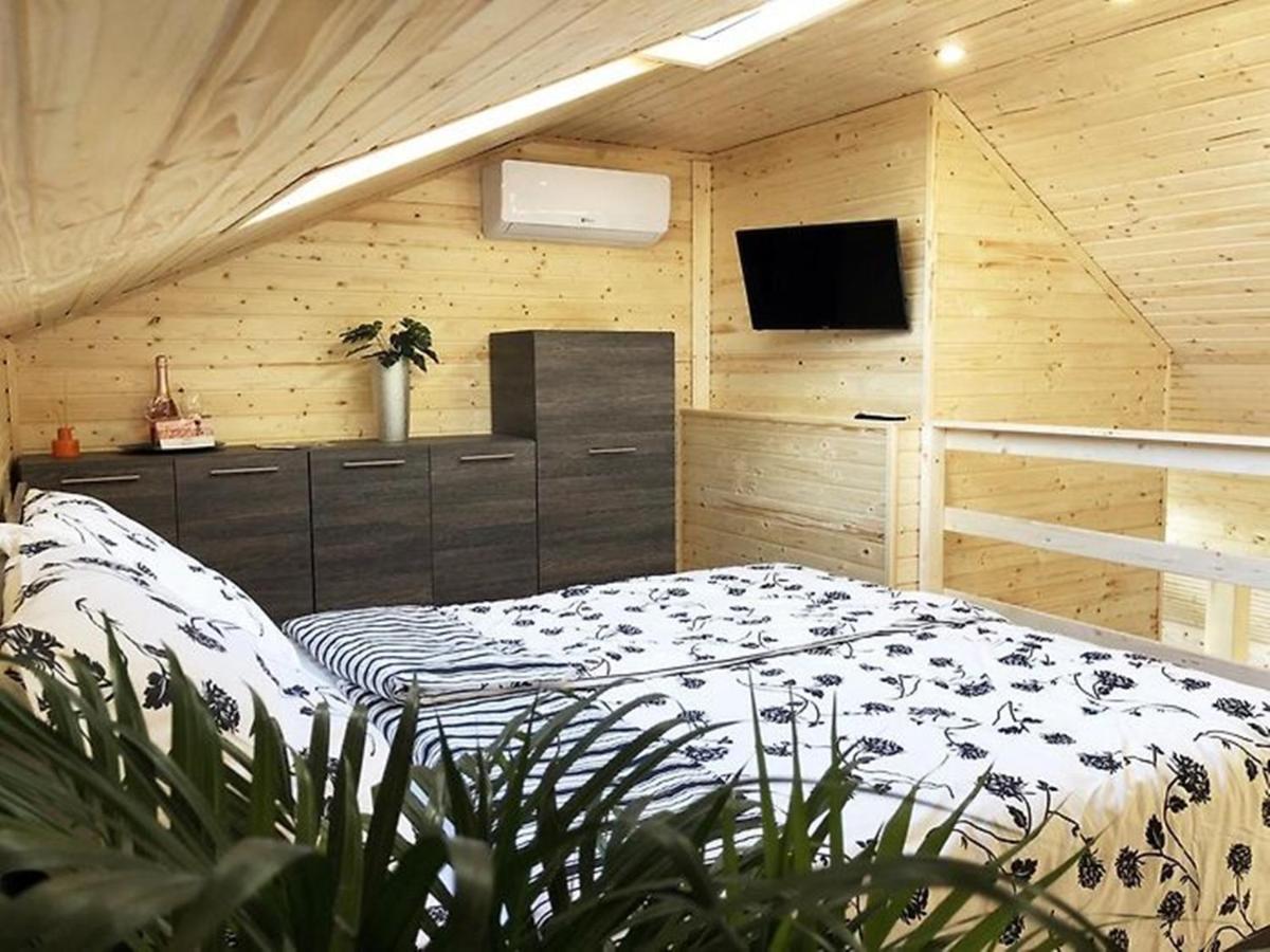 Happy House Apartments - Housity