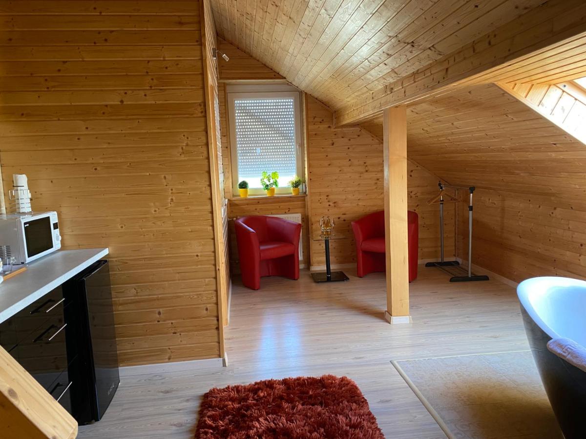 Happy House Apartments - Housity