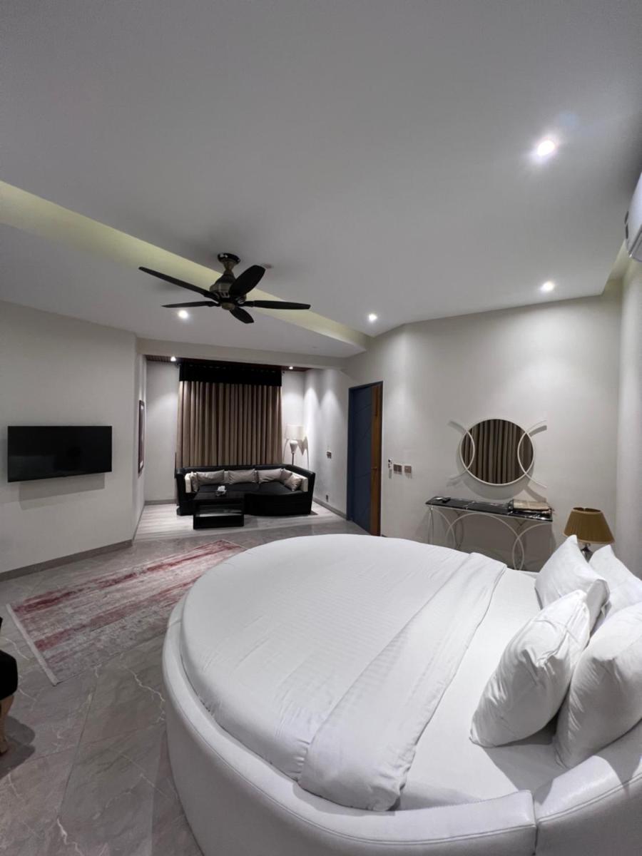 Suitetrails - The Luxus Lodge