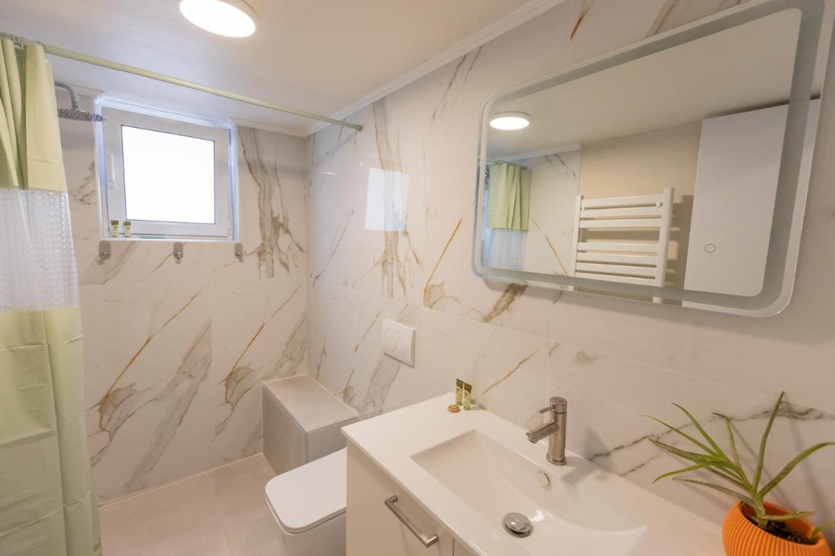 Suitetrails - Nafpaktos Family Apartments 1