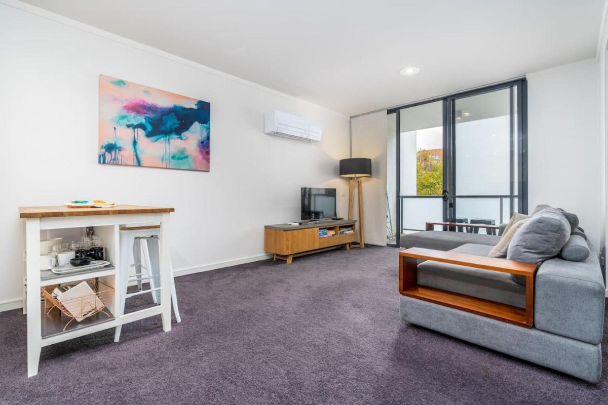 Suitetrails - Gateway Apt in Kingston Central