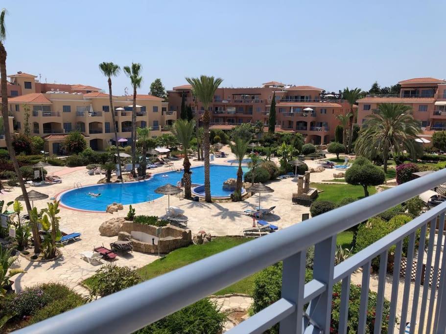 Limnaria Gardens spacious 1 bed with pool views - Housity