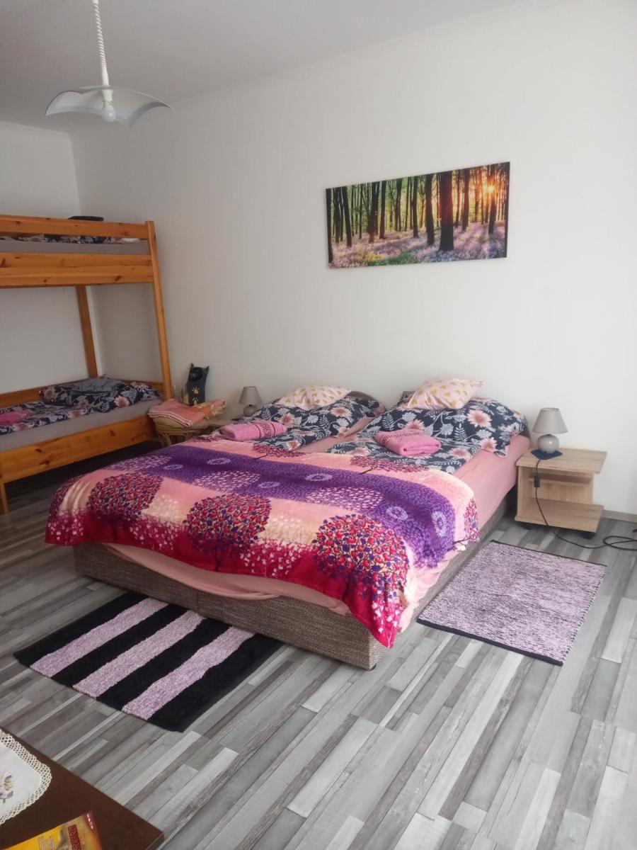 Grevia Apartmanok - Housity