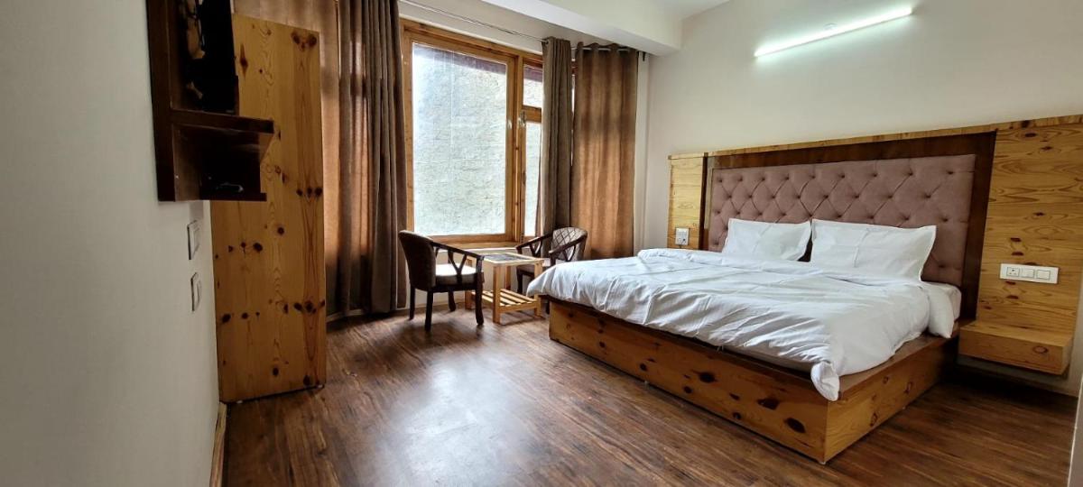 hotel Yolax - Housity