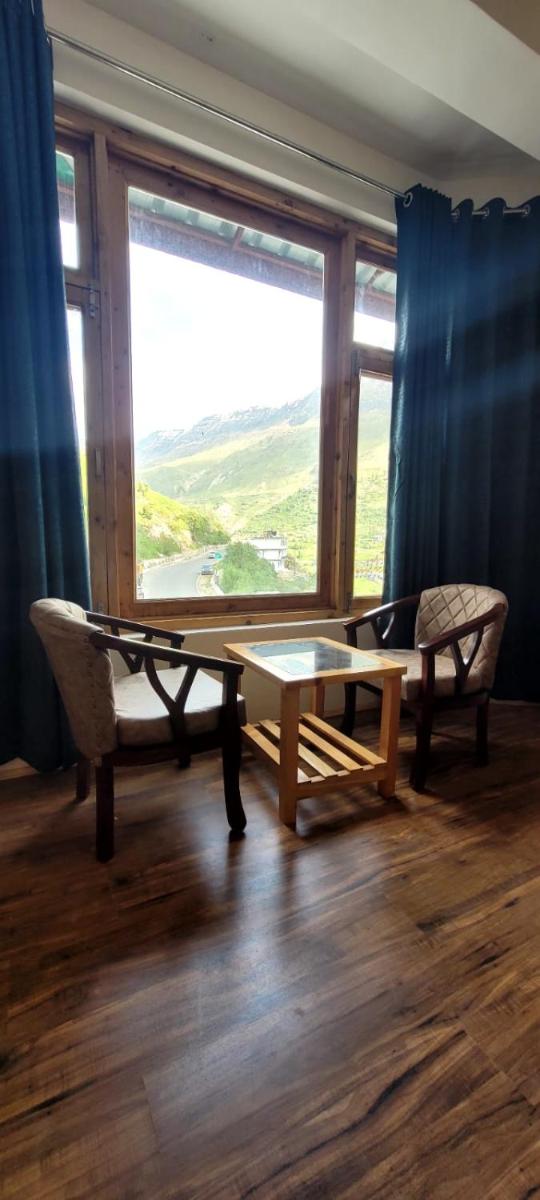 hotel Yolax - Housity