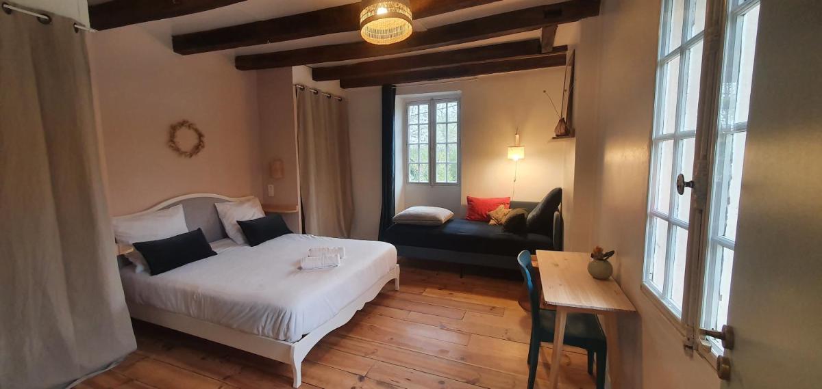 Grande maison - 14 personnes - Piscine - Housity