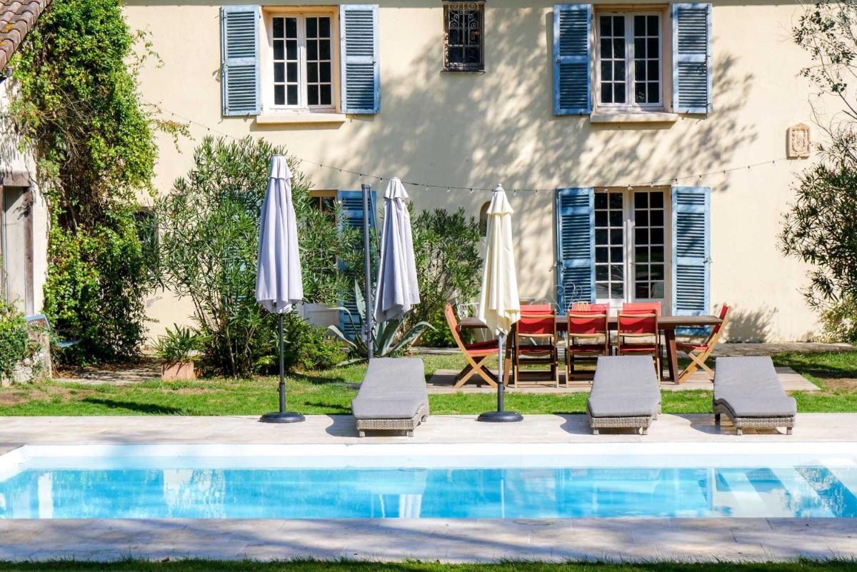 Grande maison - 14 personnes - Piscine - Housity