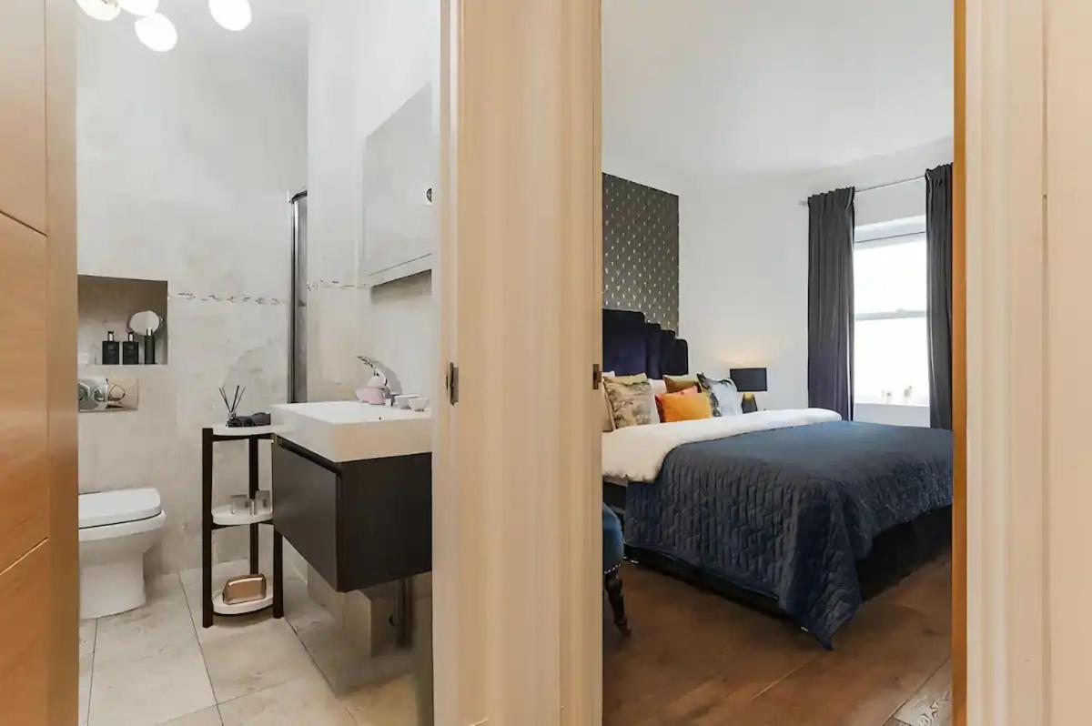 Suitetrails - AWESOME LEICESTER SQ! Fashion Flat for Theatre Families and Happy Friends