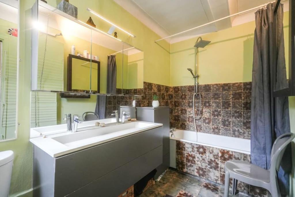 Suitetrails - Exquisite apartment close to the Eiffel Tower
