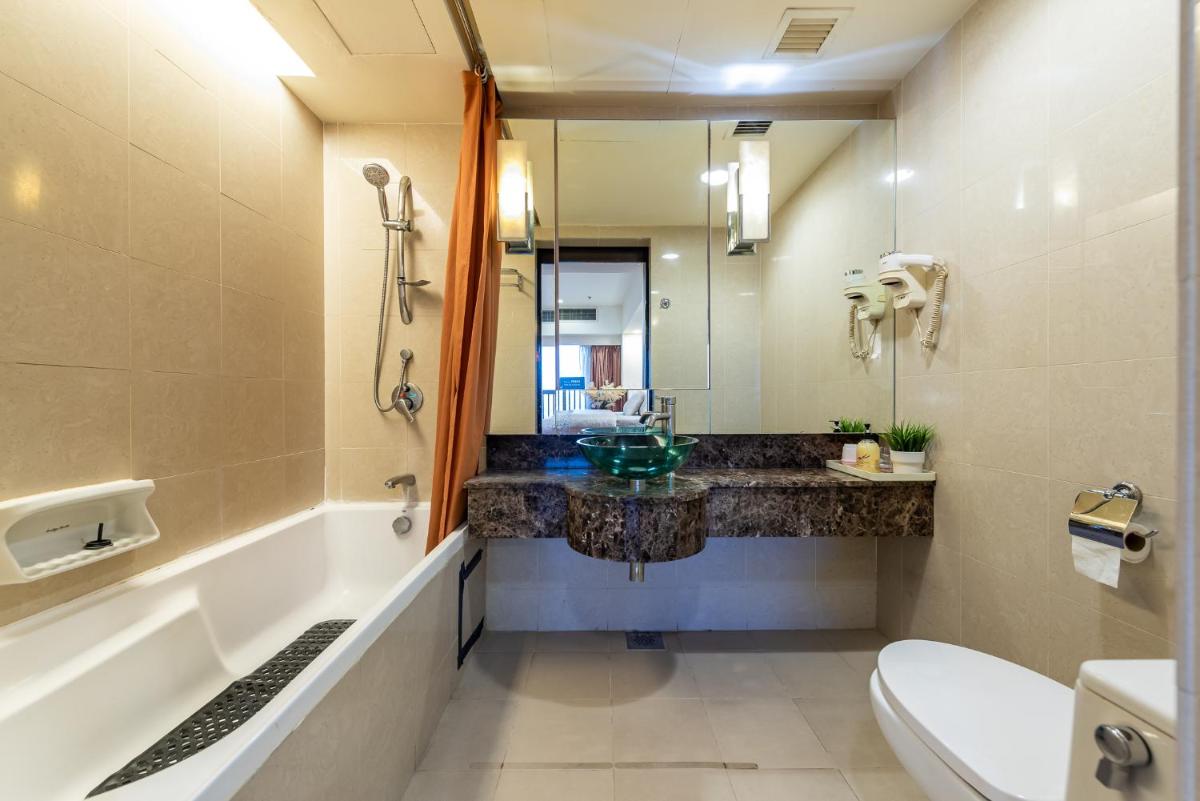 Suitetrails - Balcony Lagoon View 2-6pax Homestay Sunway Resort Suites