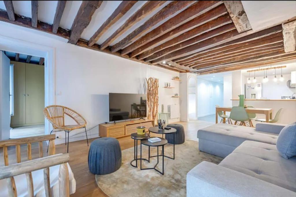 Suitetrails - Marais Place des Vosges Lovely Apartment 4P 1BR