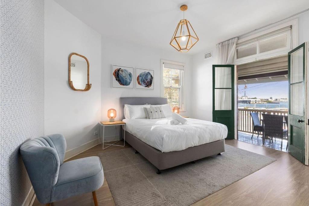 Suitetrails - Vacation Home w Private Rooftop and Harbour View