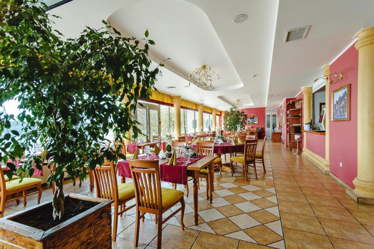 Hotel Pietrak - Housity