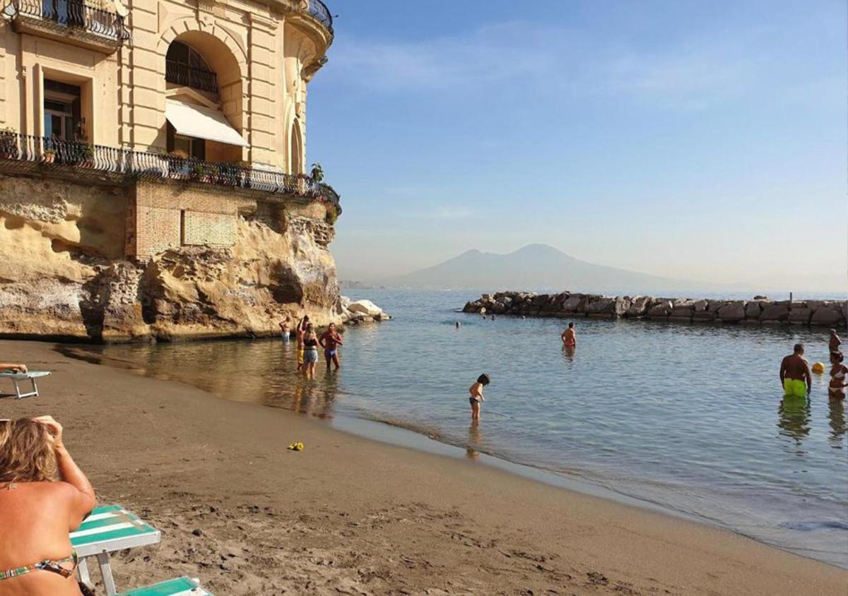 Suitetrails - Apartments Hotel Real Suite Napoli Chiaia Mergellina