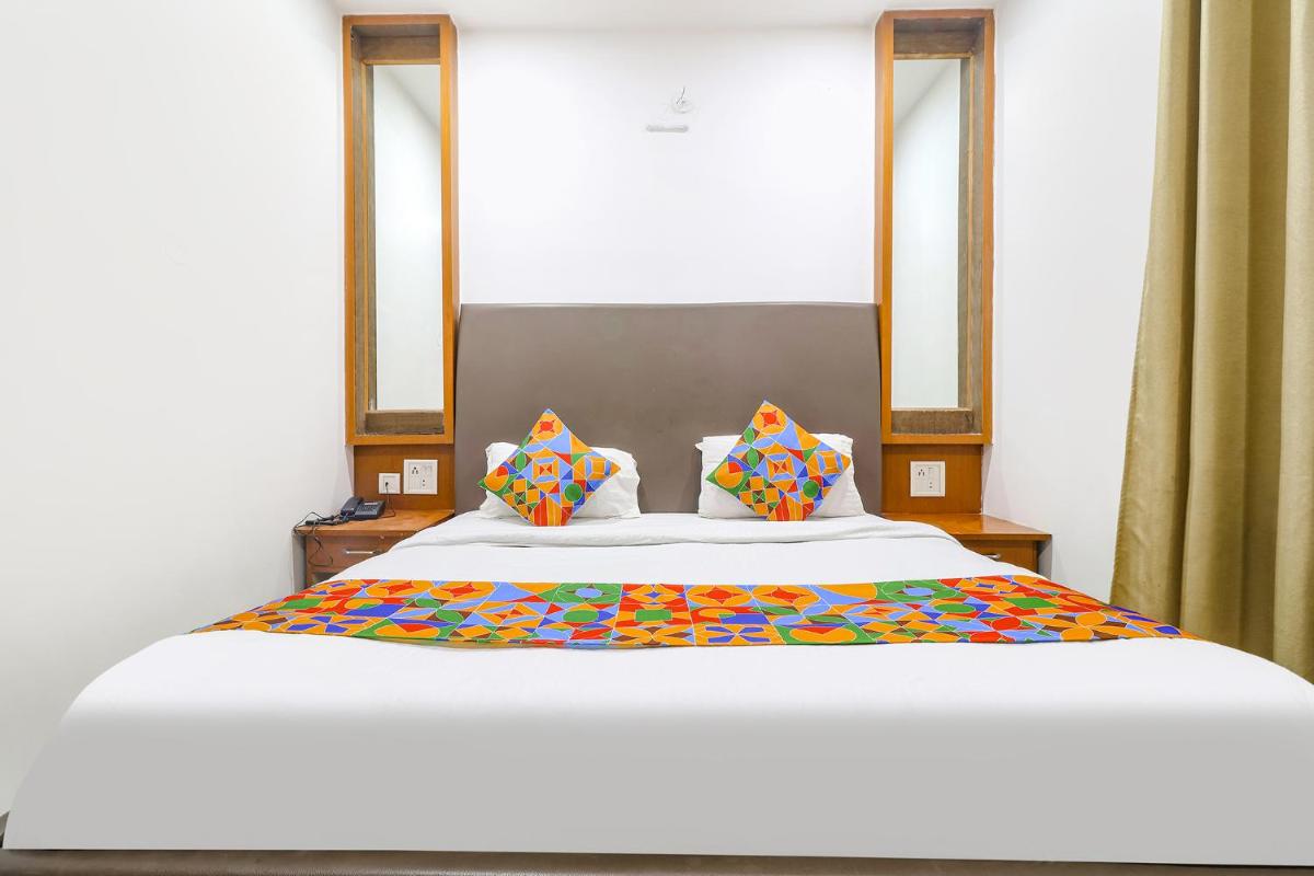 FabHotel Nand - Housity