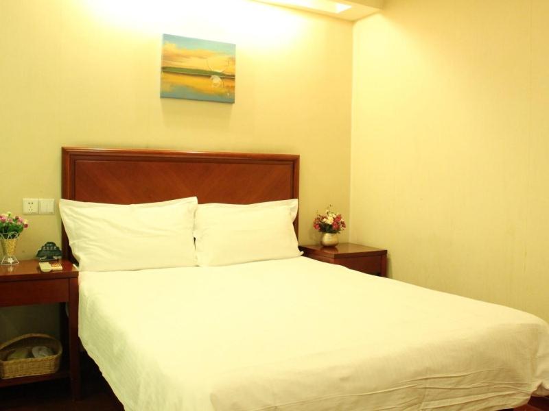 GreenTree Inn Jiangsu Yangzhou Gaoyou Tonghu Road Beihai Express Hotel - Housity