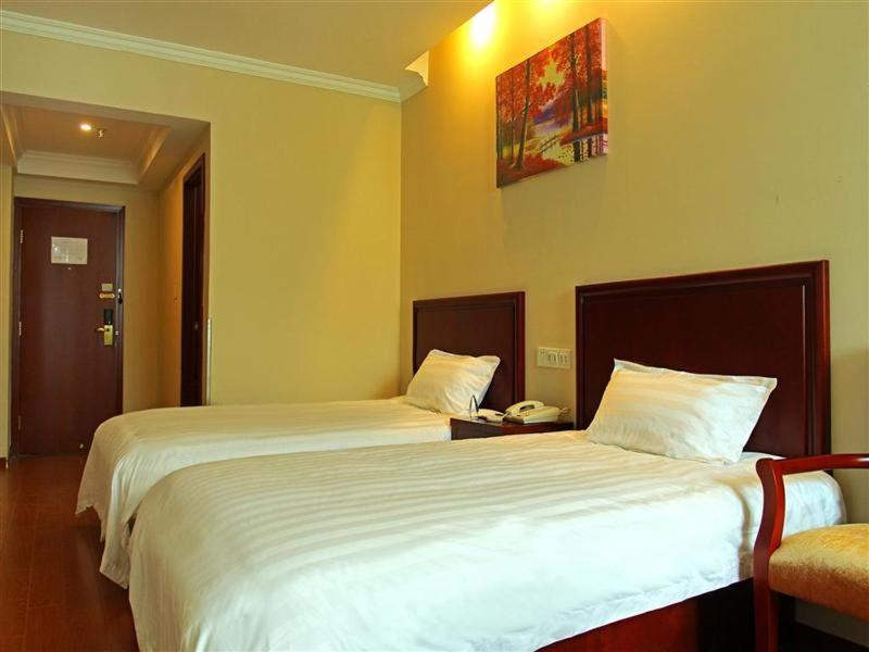 GreenTree Inn Jiangsu Yangzhou Gaoyou Tonghu Road Beihai Express Hotel - Housity