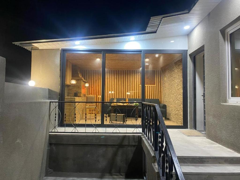 Suitetrails - Gavar guest house