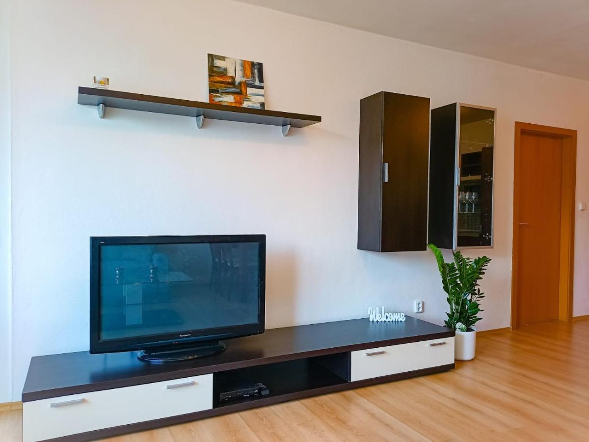 Suitetrails - Modern flat, balcony, garage