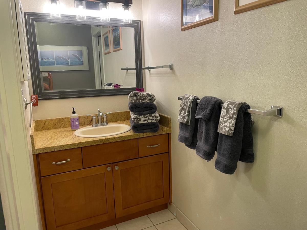 Suitetrails - South Maui Ocean View Condo with Free Wifi and Parking