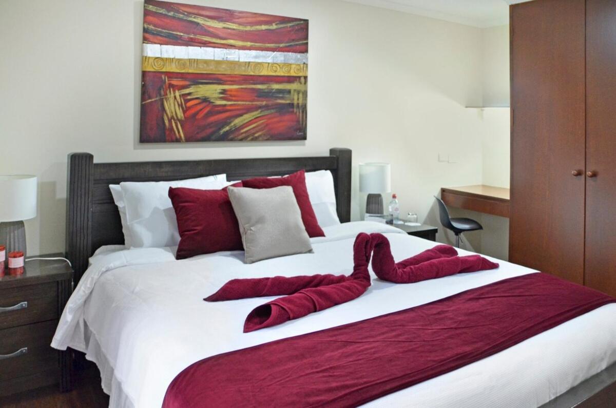 Suitetrails - The Timboon Villa - 5 bedroom home