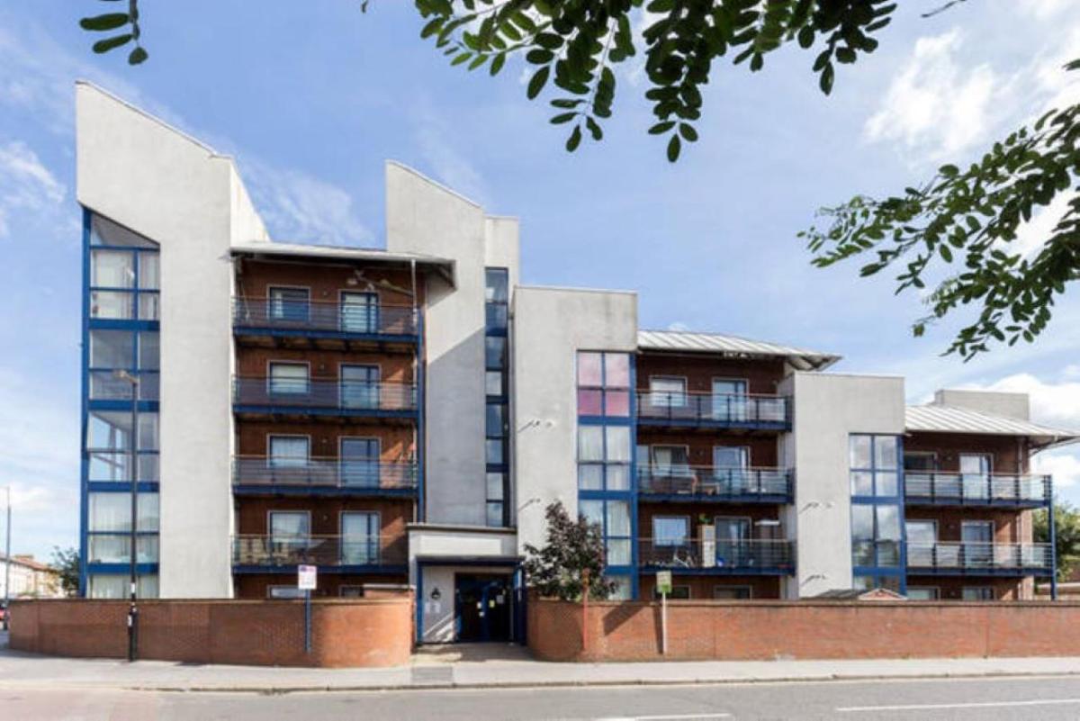 1 Bed Apartment, Sleeps 4, Free Parking, East Croydon, GR London - Housity