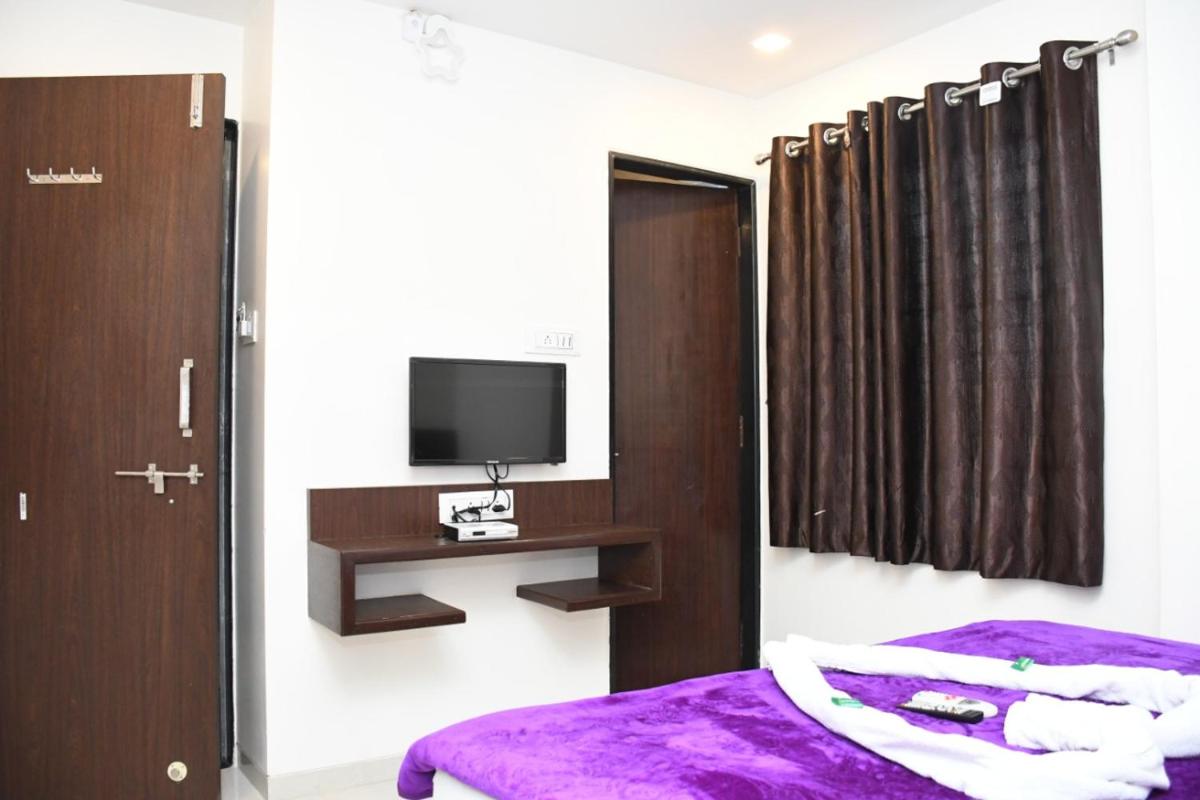 Hotel Sai Shatabdi - Housity
