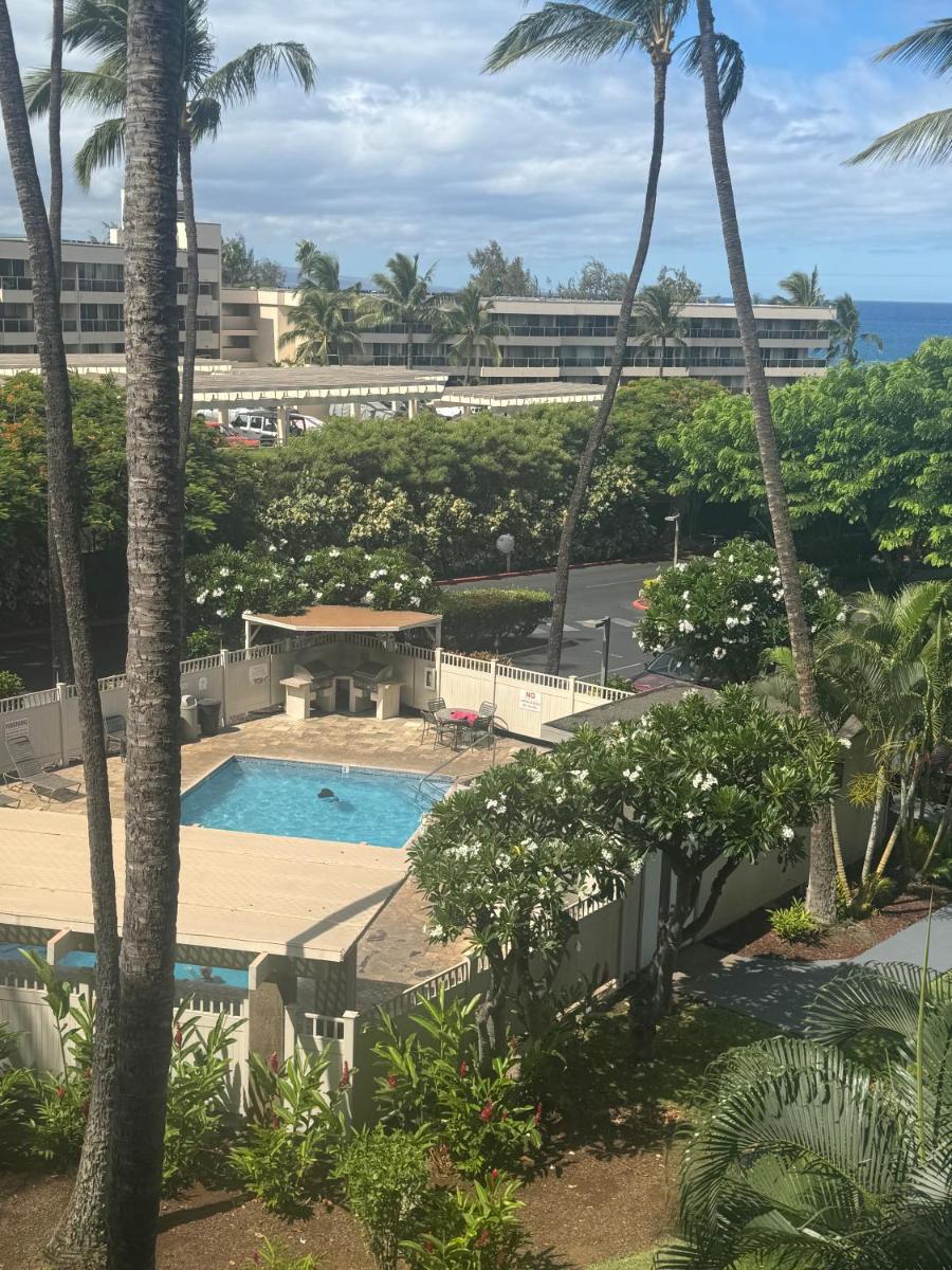 Suitetrails - South Maui Ocean View Condo with Free Wifi and Parking