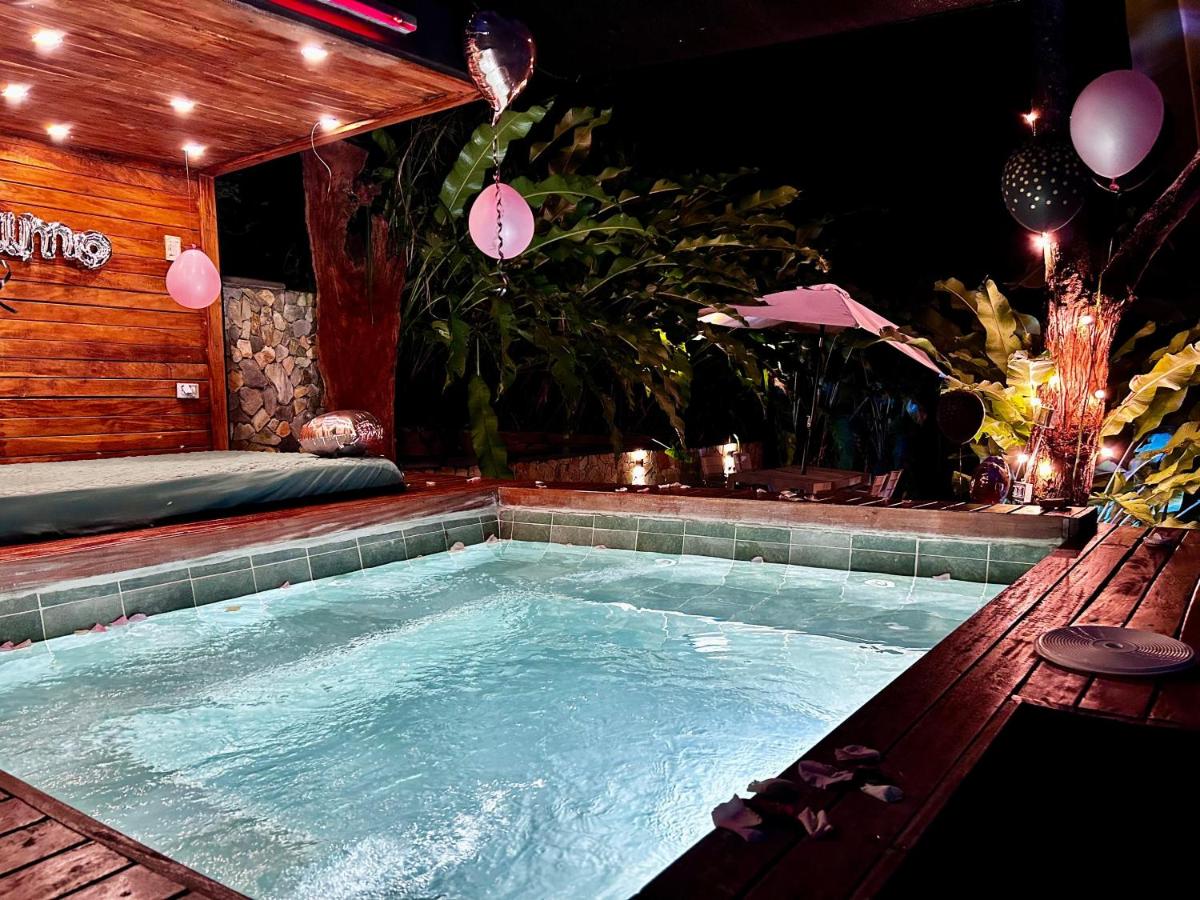 Cabaña Cedro Amarillo - moderna con jacuzzi en Sopetran, cerca de Medellín - Housity