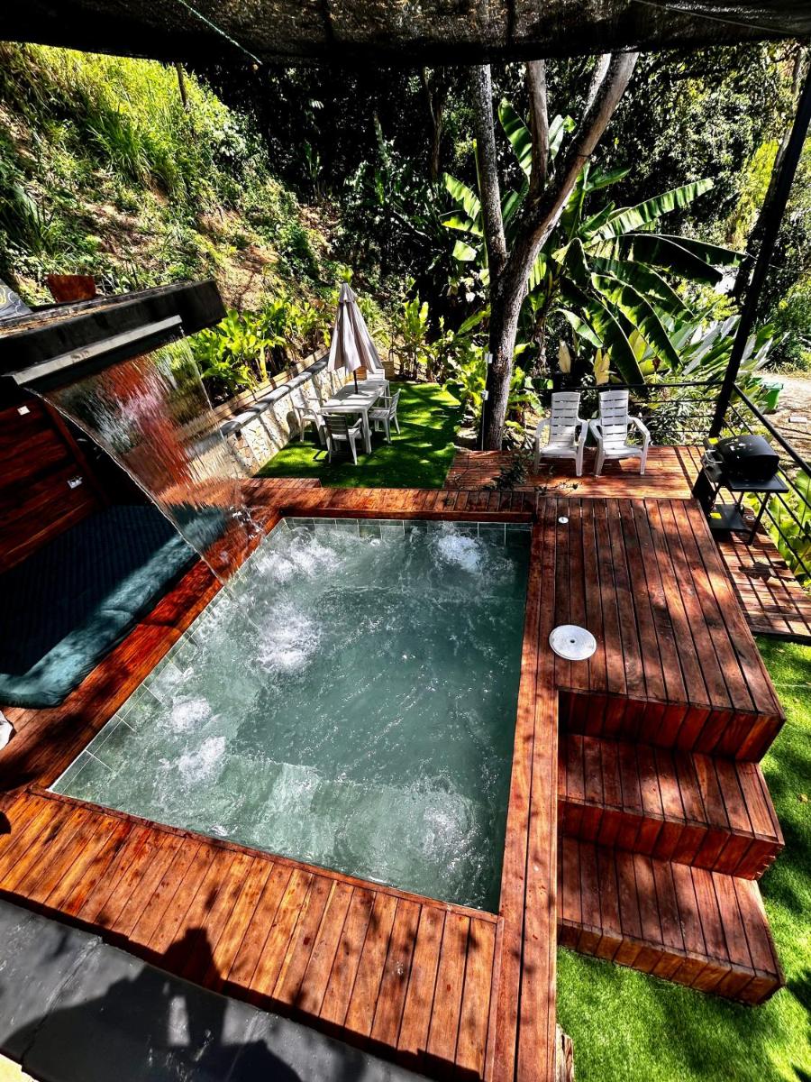 Cabaña Cedro Amarillo - moderna con jacuzzi en Sopetran, cerca de Medellín - Housity