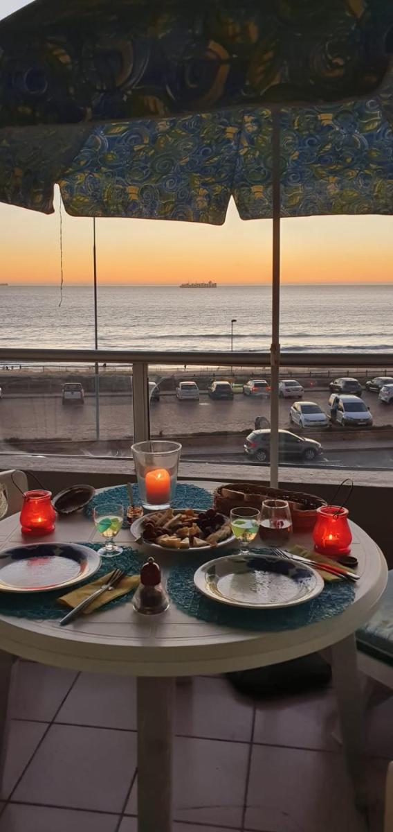 Cape Town Beachfront Accommodation in Blouberg - Housity