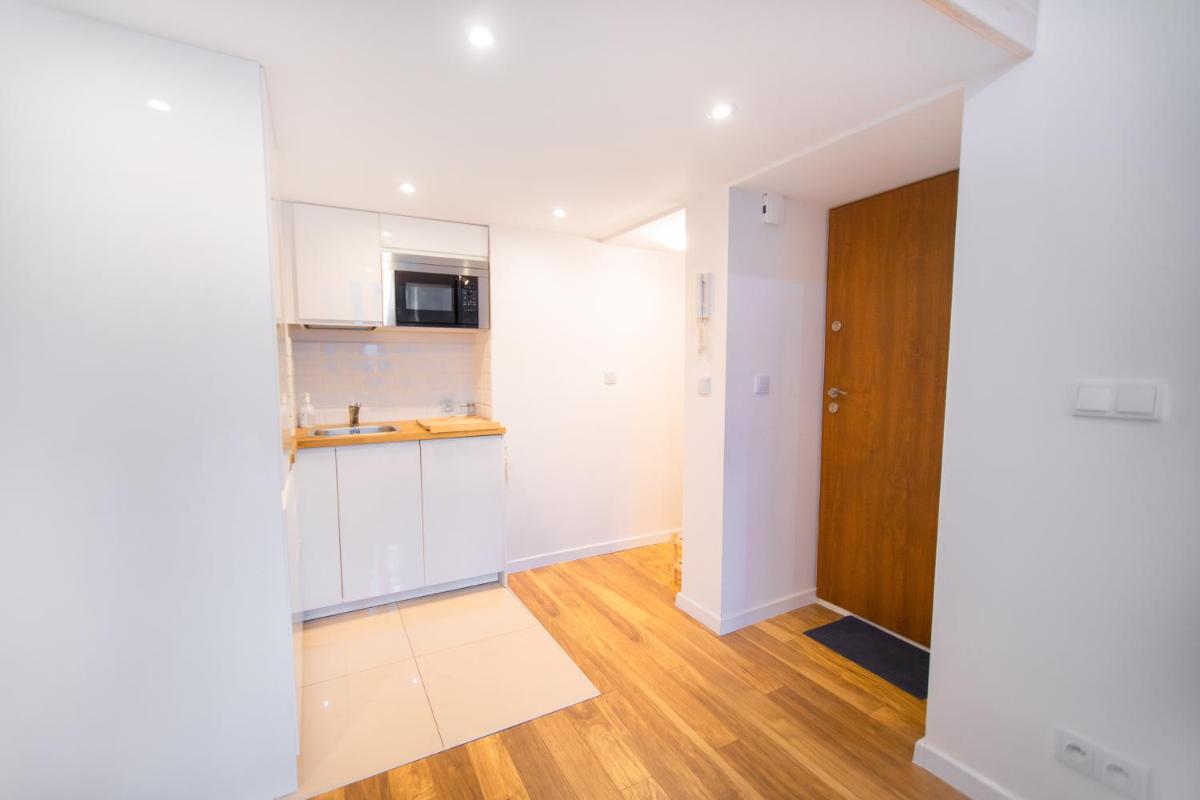 Suitetrails - Lovely Hoza str Studio Super central location