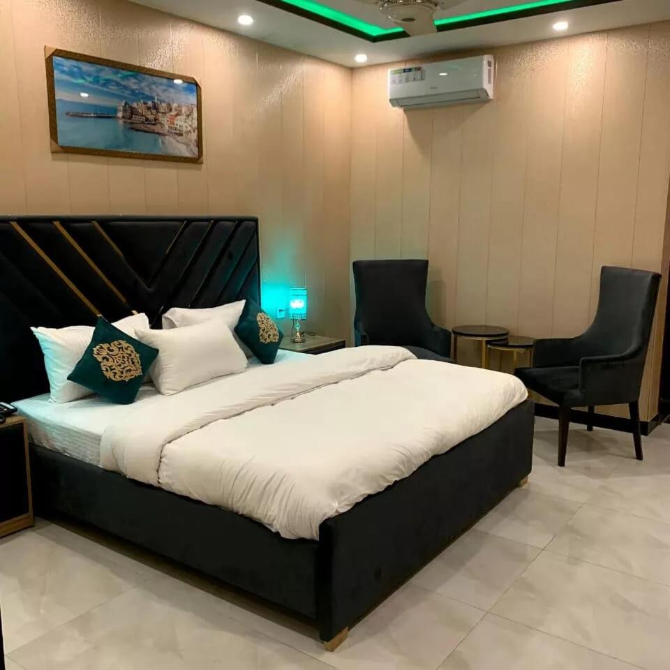 Suitetrails - Ab Express Hotel