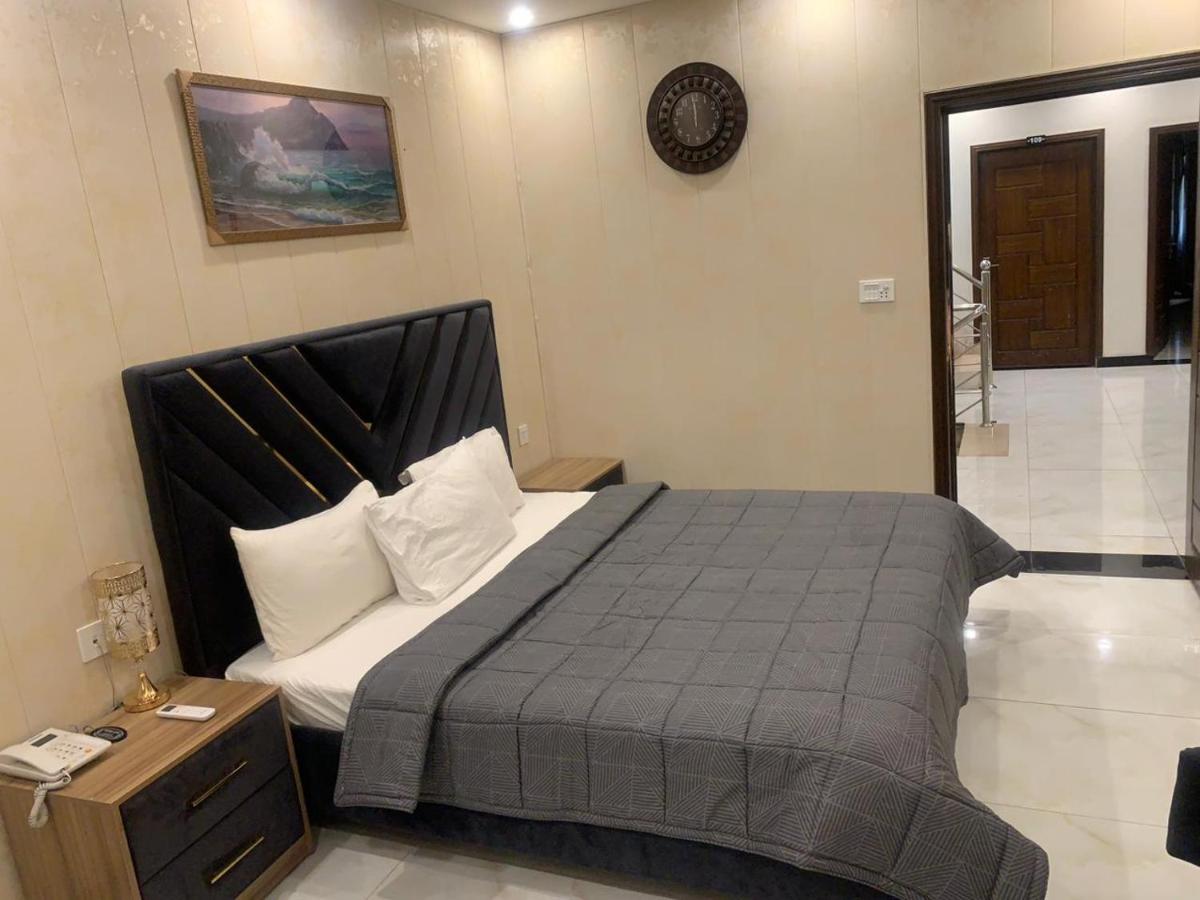 Suitetrails - Ab Express Hotel