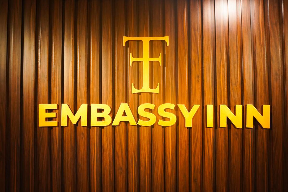Suitetrails - The Embassyy Inn Sec-143B