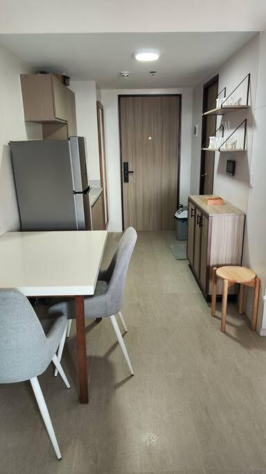 Suitetrails - Anika's Staycation at BE Residence Lahug