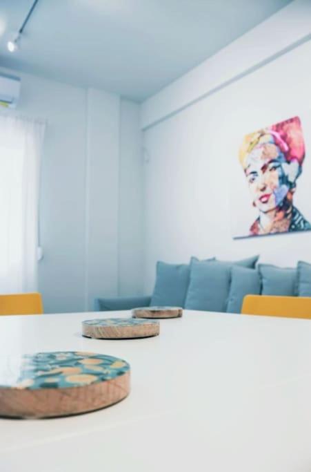 Suitetrails - Urban-chic apartment in the heart of Athens