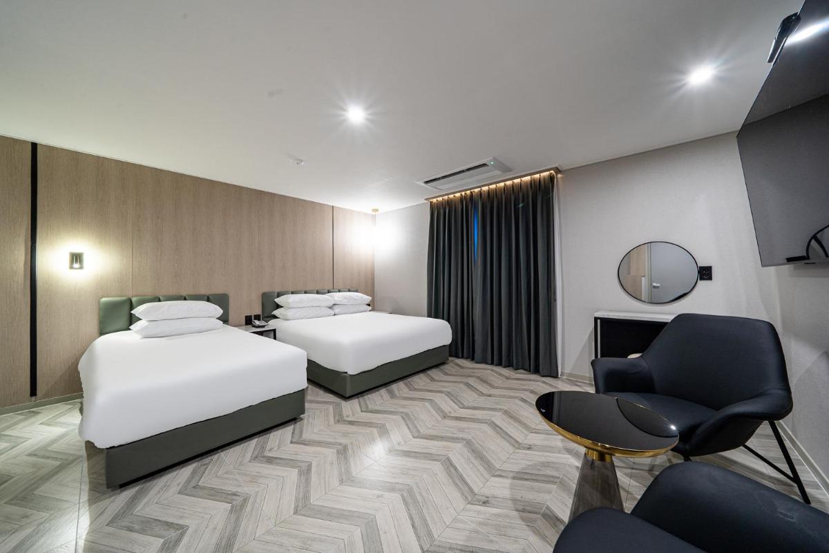 Seosan Hotel Posto 서산 포스토호텔 - Housity