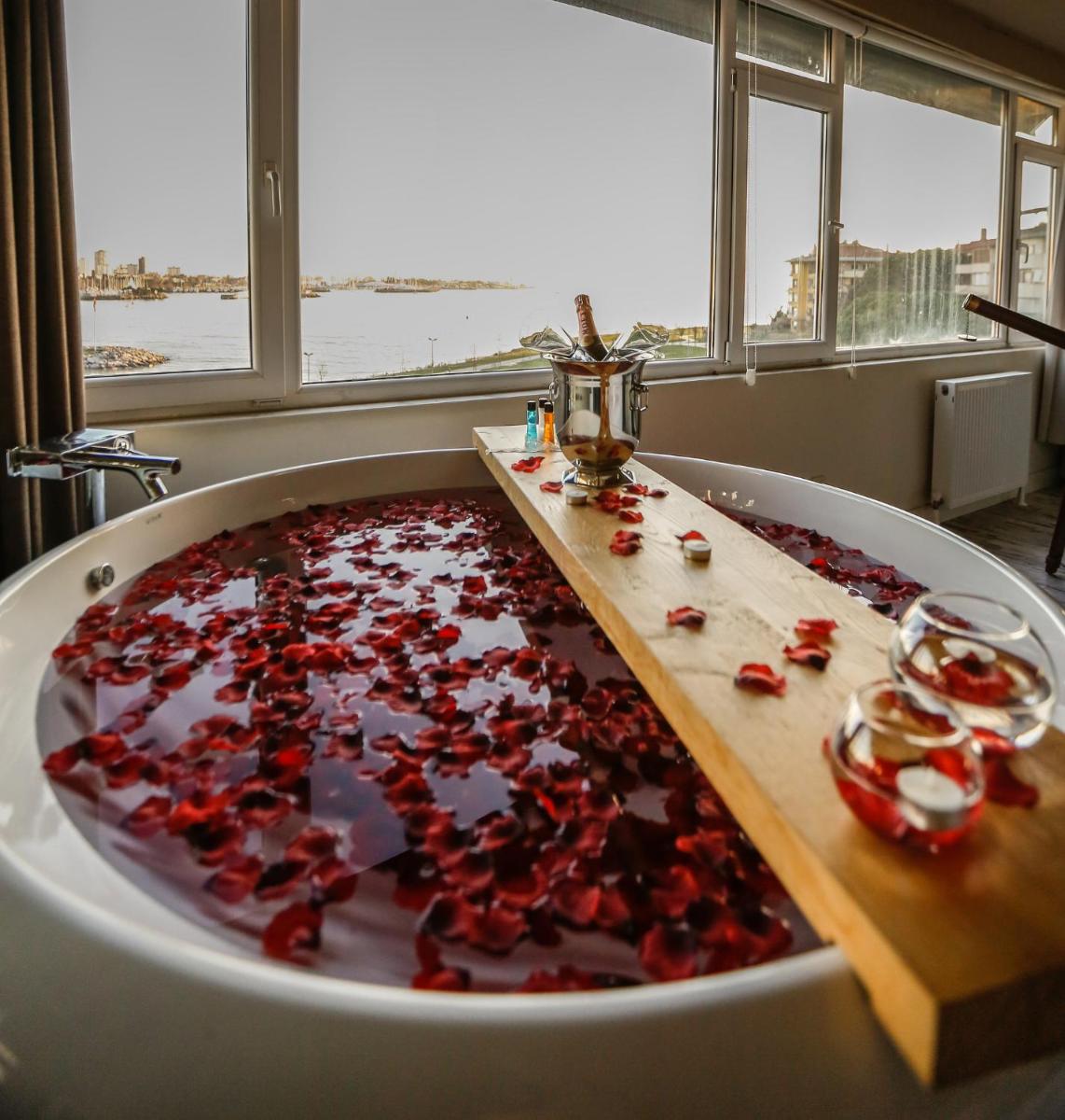 Suitetrails - Melek Hotels Moda
