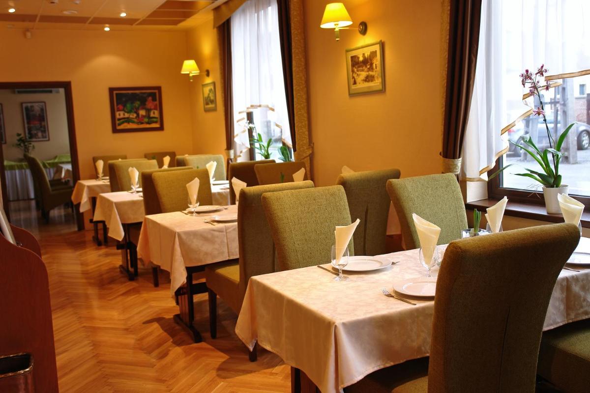 Suitetrails - Korona Pension and Restaurant